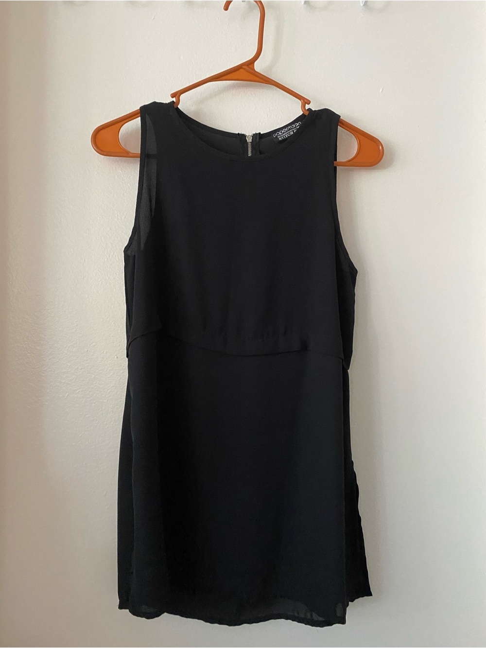Sleeveless Black Shift Top